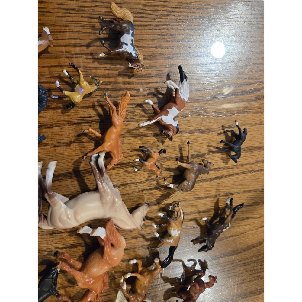 Breyer Model Horses Mixed Lot Of 31 - Picture 7 of 16
